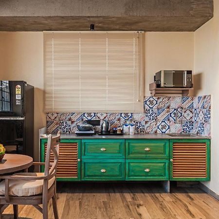 Bougainvilla Apartment Сурат Экстерьер фото