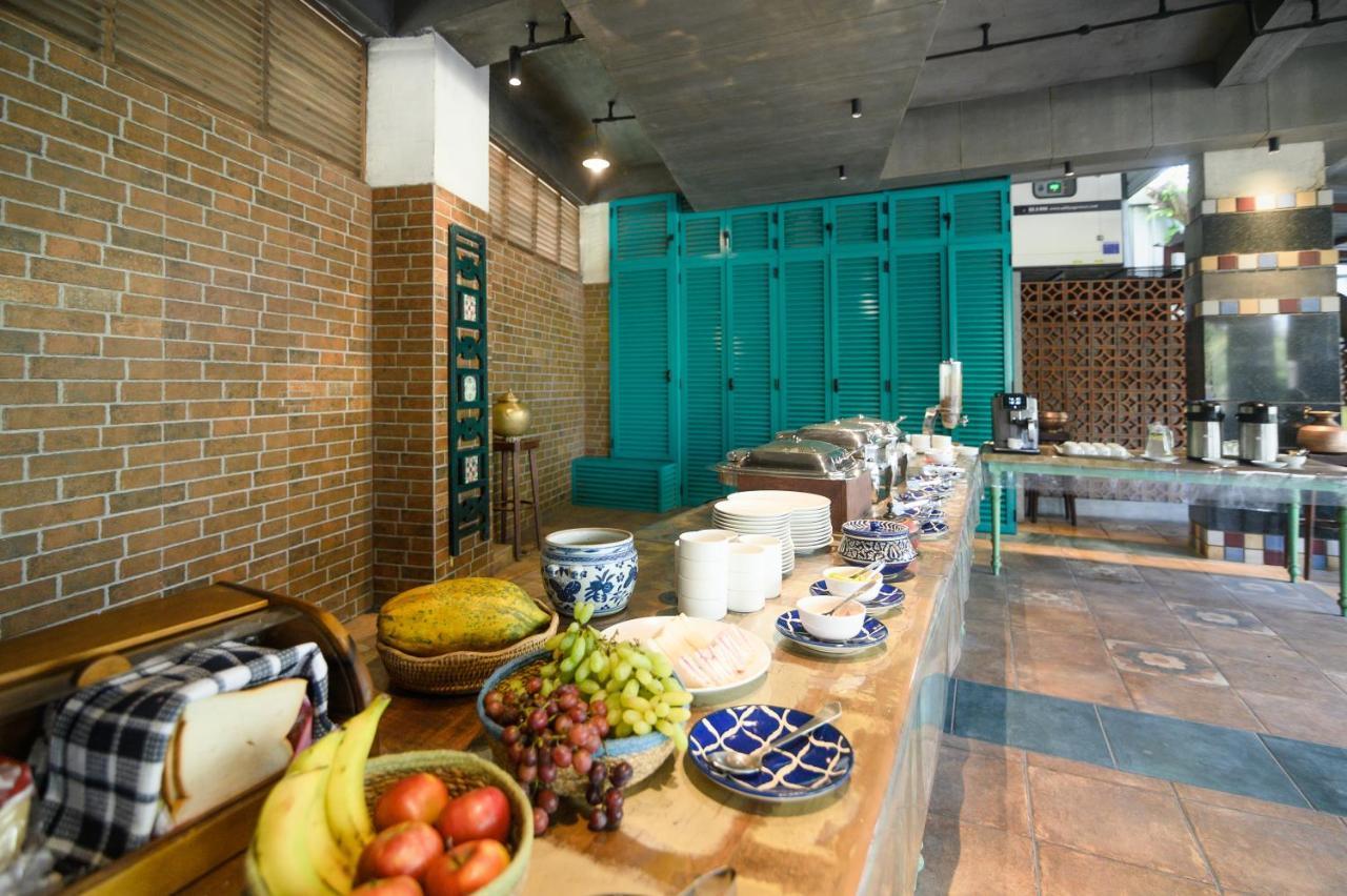 Bougainvilla Apartment Сурат Экстерьер фото