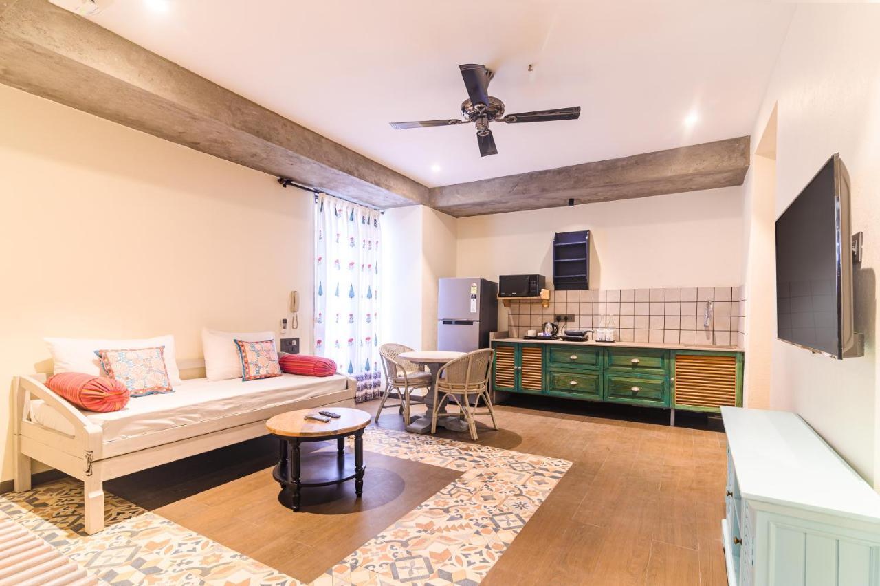 Bougainvilla Apartment Сурат Экстерьер фото