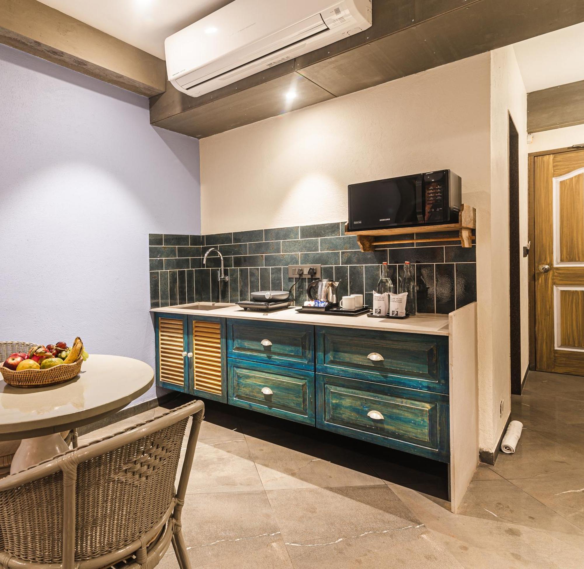Bougainvilla Apartment Сурат Экстерьер фото