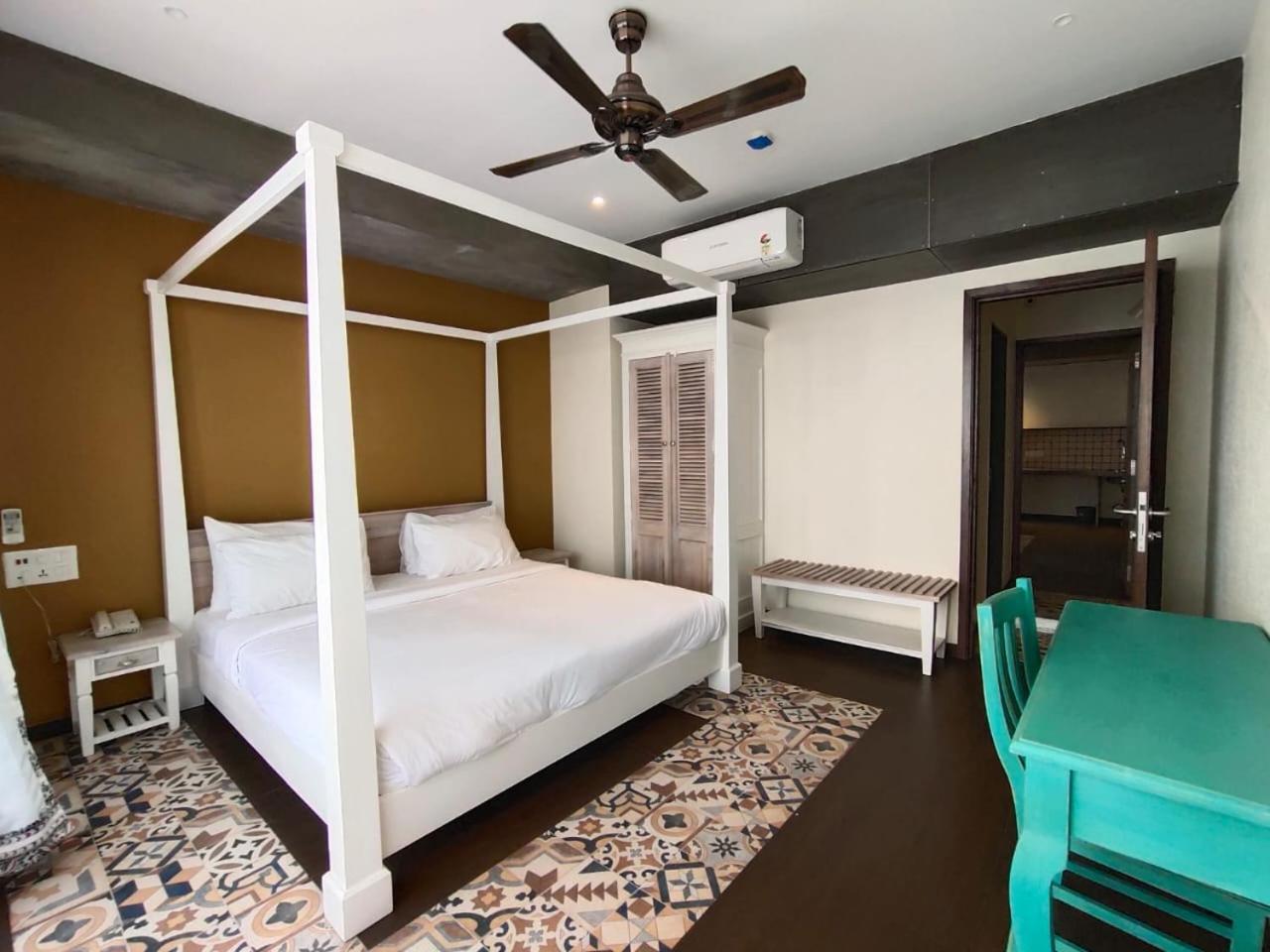 Bougainvilla Apartment Сурат Экстерьер фото
