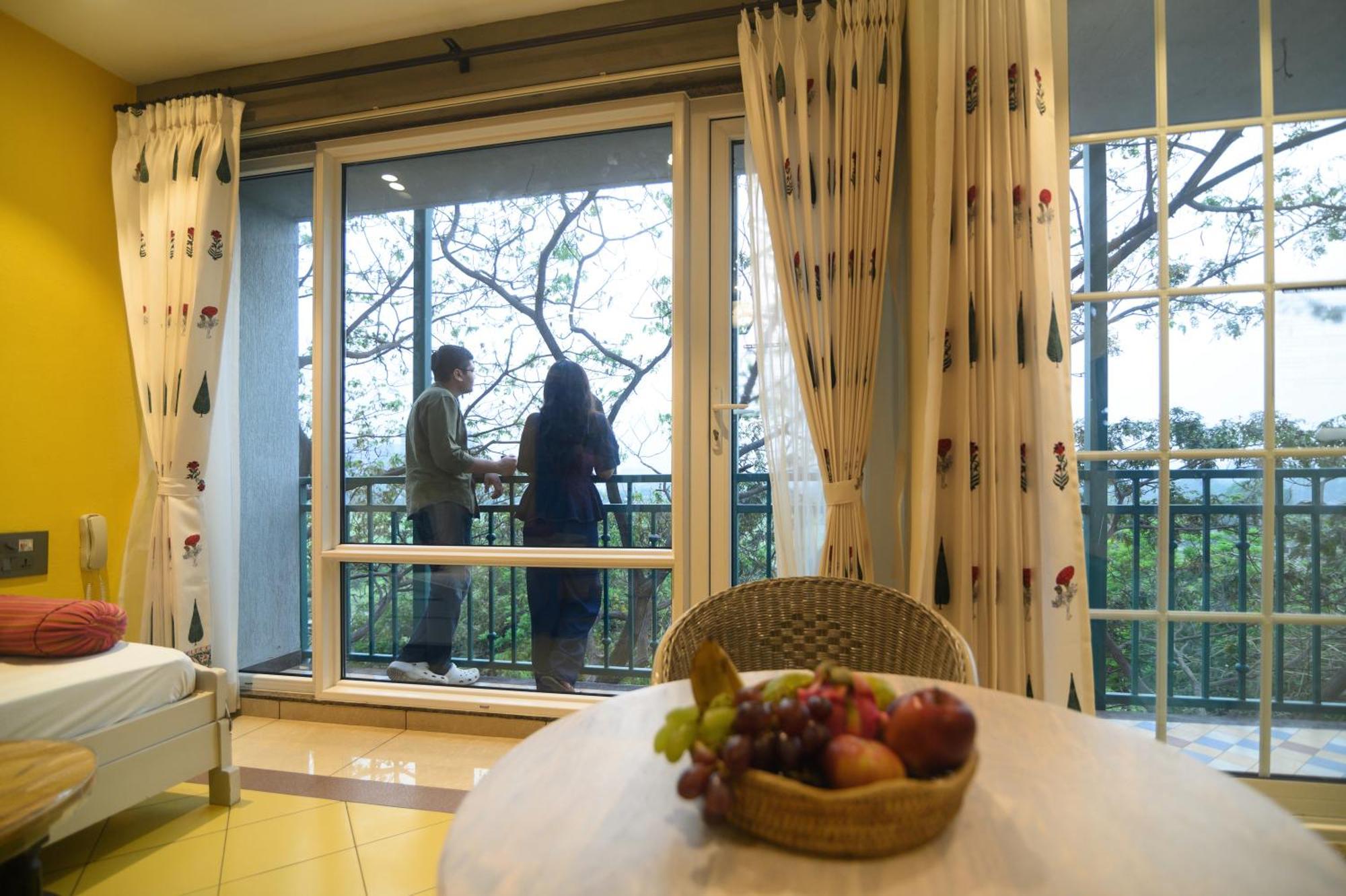 Bougainvilla Apartment Сурат Экстерьер фото