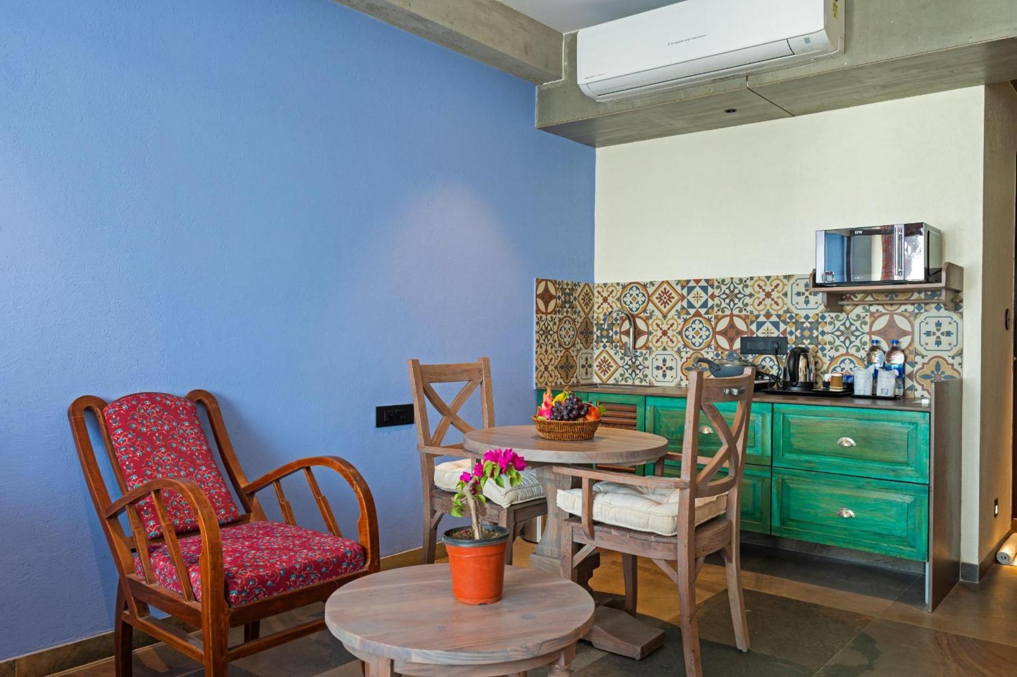 Bougainvilla Apartment Сурат Экстерьер фото