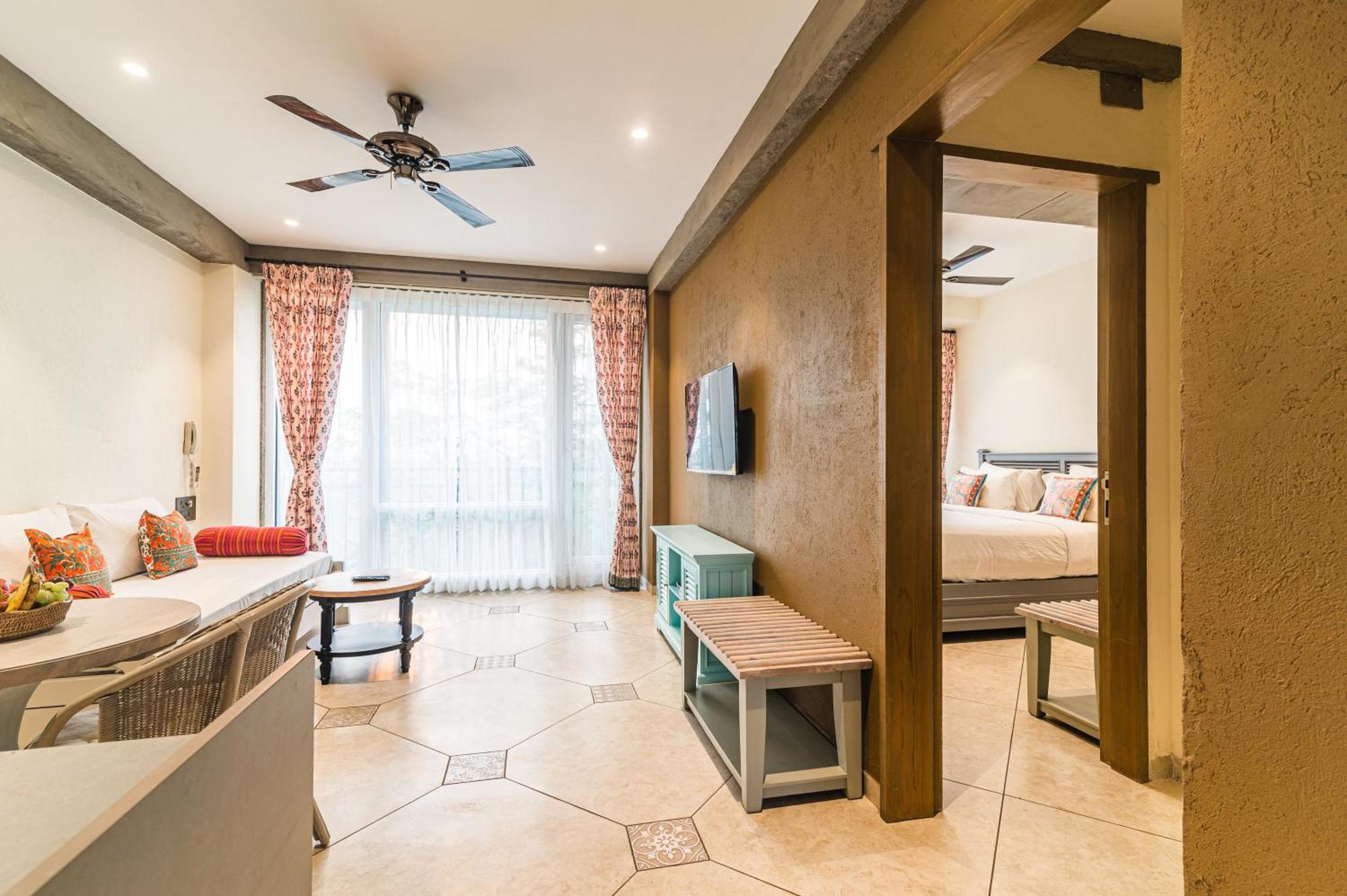 Bougainvilla Apartment Сурат Экстерьер фото